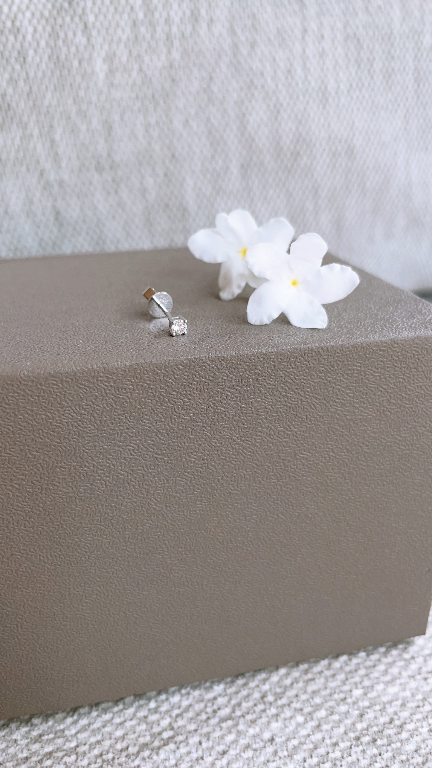 Diamond Stud Earring-WK3792