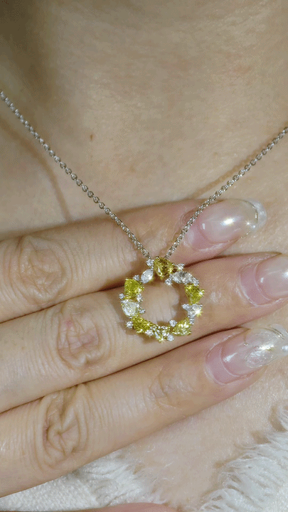 Yellow Diamond Wreath Pendant -WK3215@