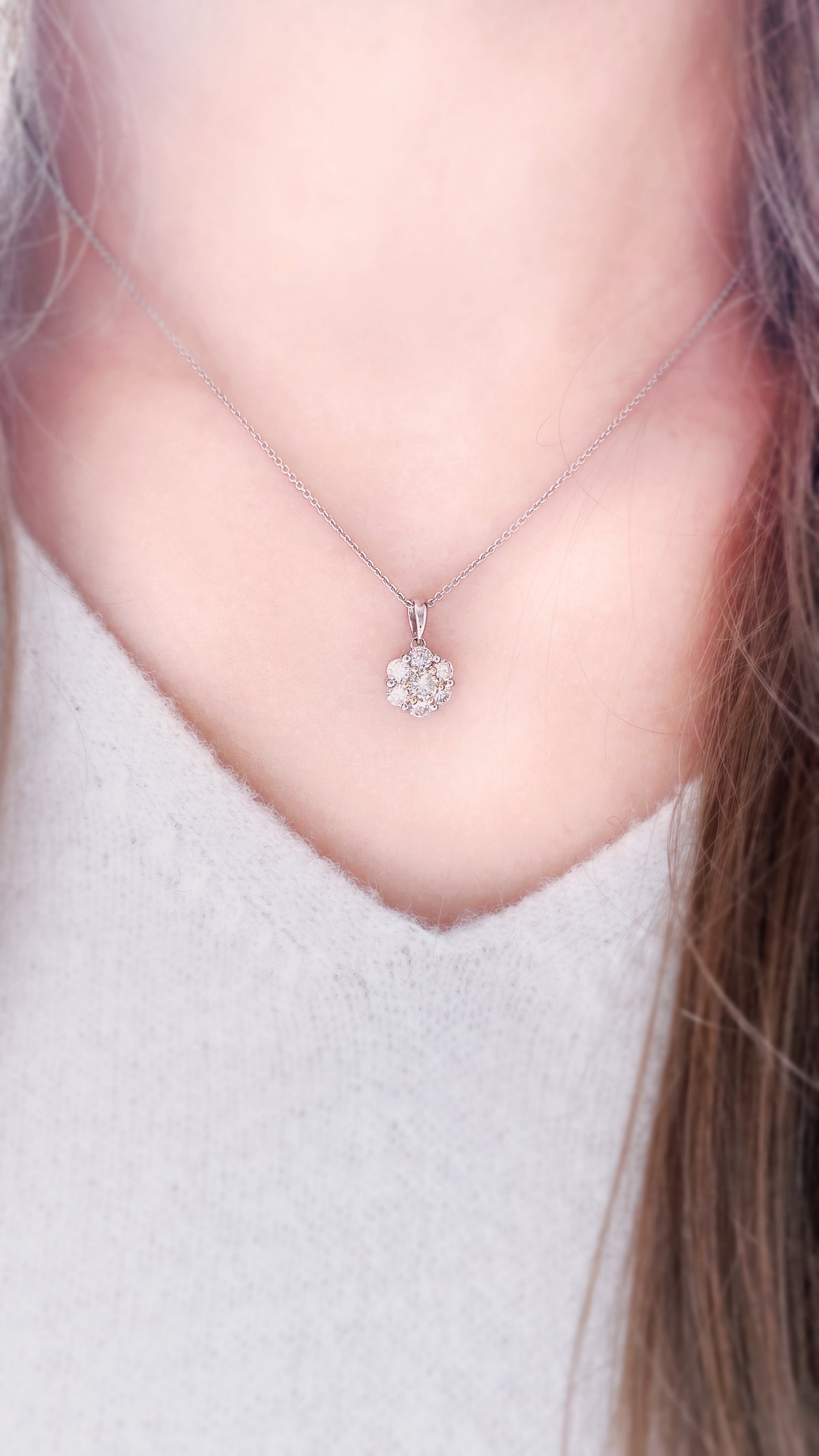 Cluster Diamond Pendant-ZEO00000584@