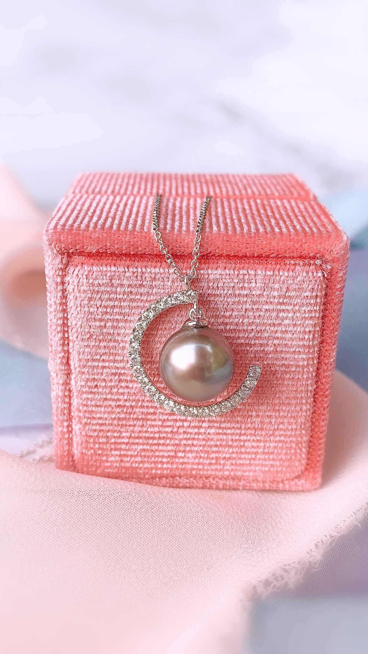 Pearl and Diamond Pendant-WK3412