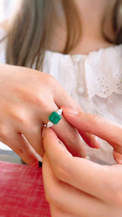 Emerald and Diamond Ring-BFO00000064