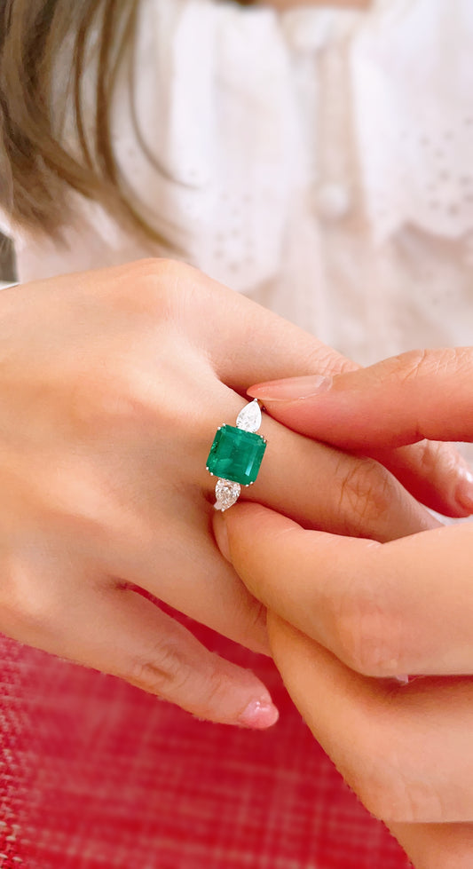 Emerald and Diamond Ring-BFO00000064