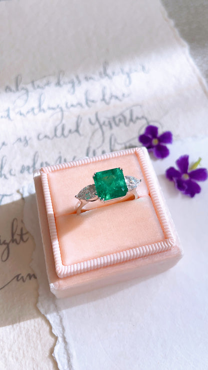 Emerald and Diamond Ring-BFO00000064