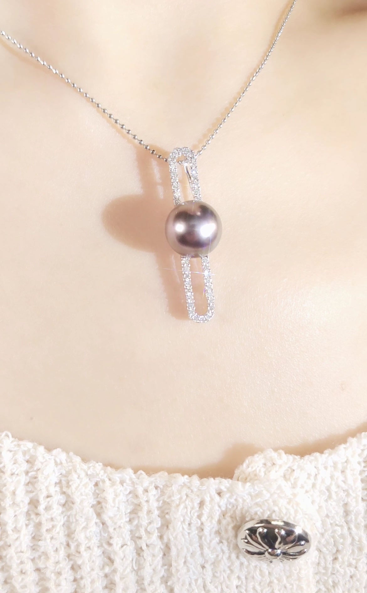 Pearl and Diamond Pendant-KEO00000293