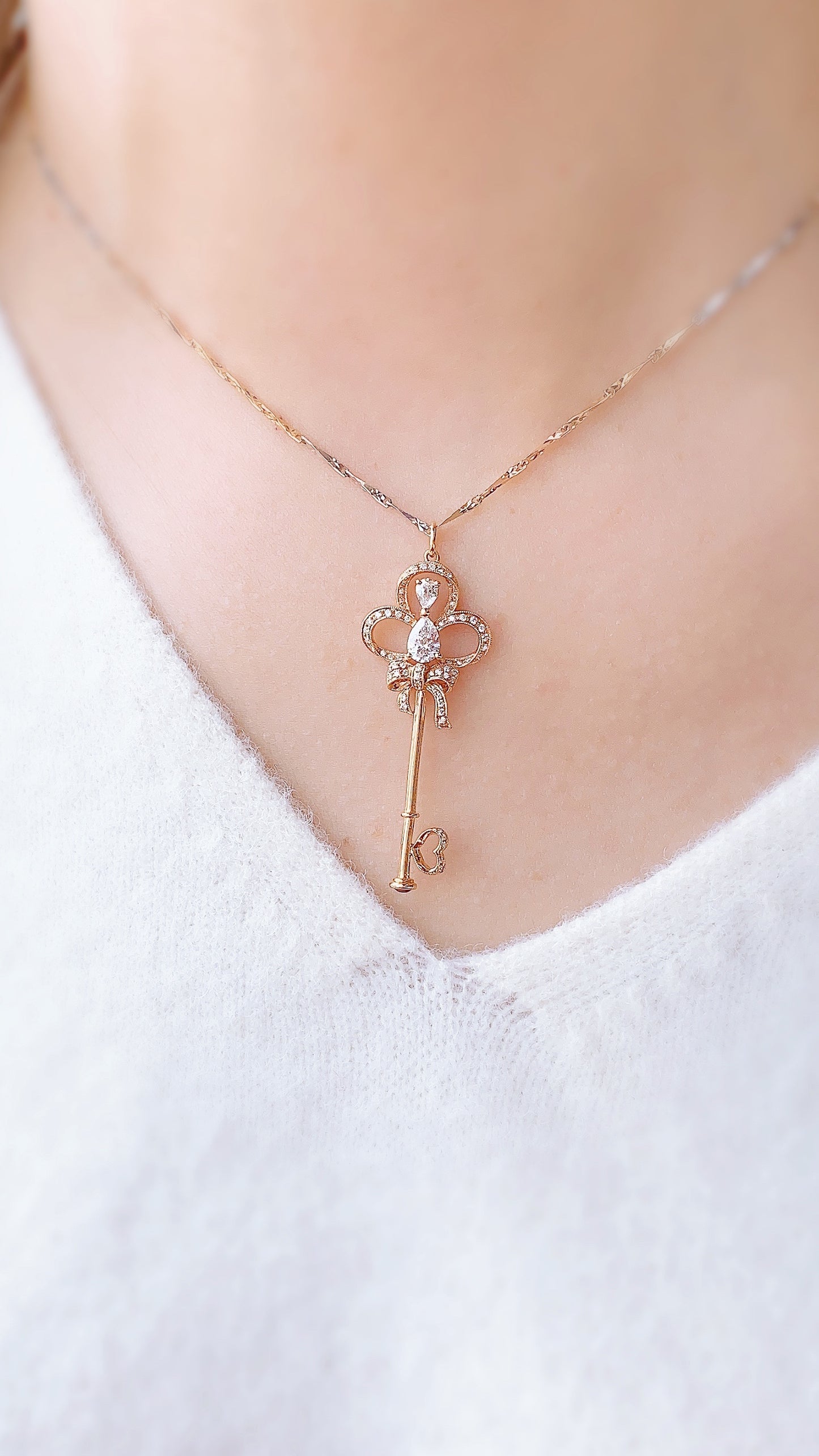 Diamond Key Pendant-WK2780