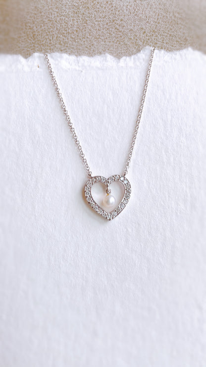 Diamond Heart and Pearl Necklace-KAO00000199