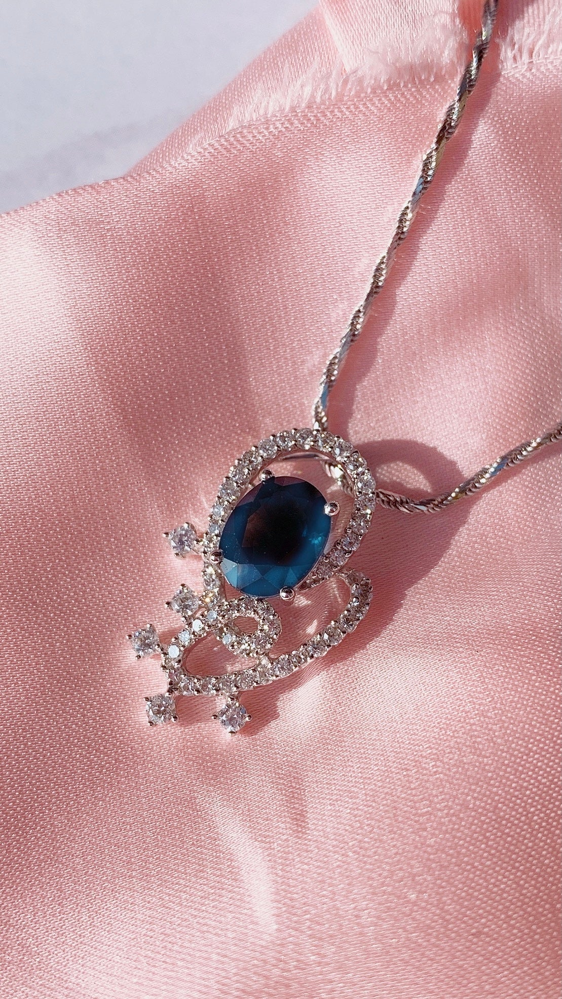 Sapphire & Diamond Pendant-BEO00001355